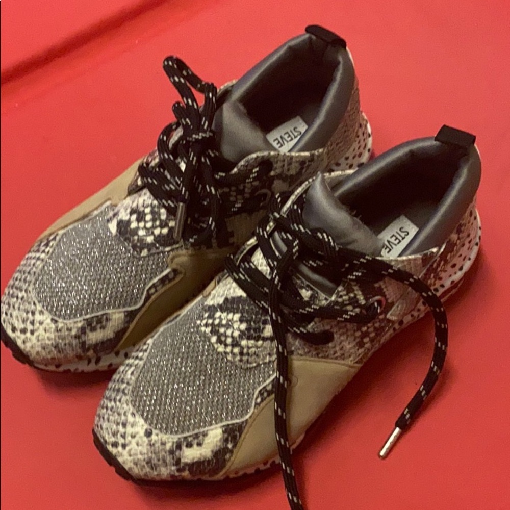 Steve Madden sneakers